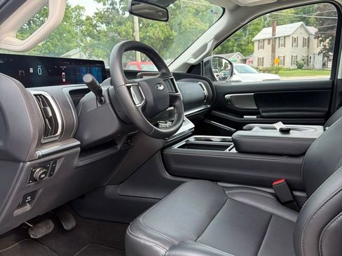 Used 2026 Ford Expedition Platinum w/ Driver's Package AWD/4WD image 78
