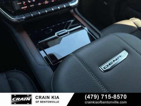 Used 2026 GMC Yukon Denali w/ Sun & Power Step Package AWD/4WD image 19