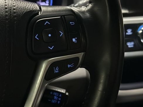 Used 2019 Toyota Highlander XLE AWD/4WD image 26