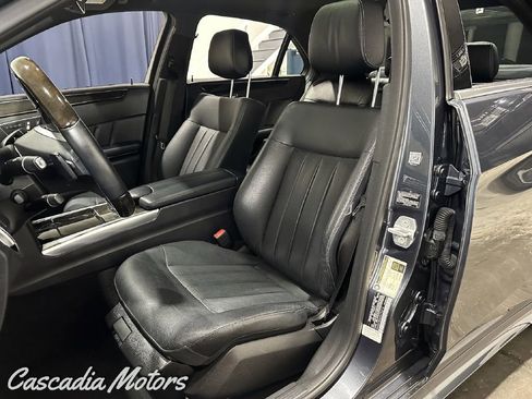 Used 2014 Mercedes-Benz E 550 4MATIC Sedan image 9