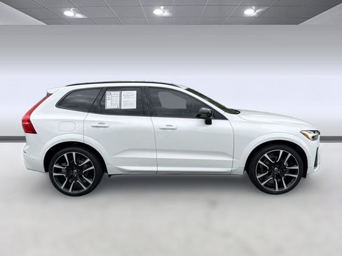 Certified 2024 Volvo XC60 B5 Ultimate w/ Protection Package Premier AWD/4WD image 8