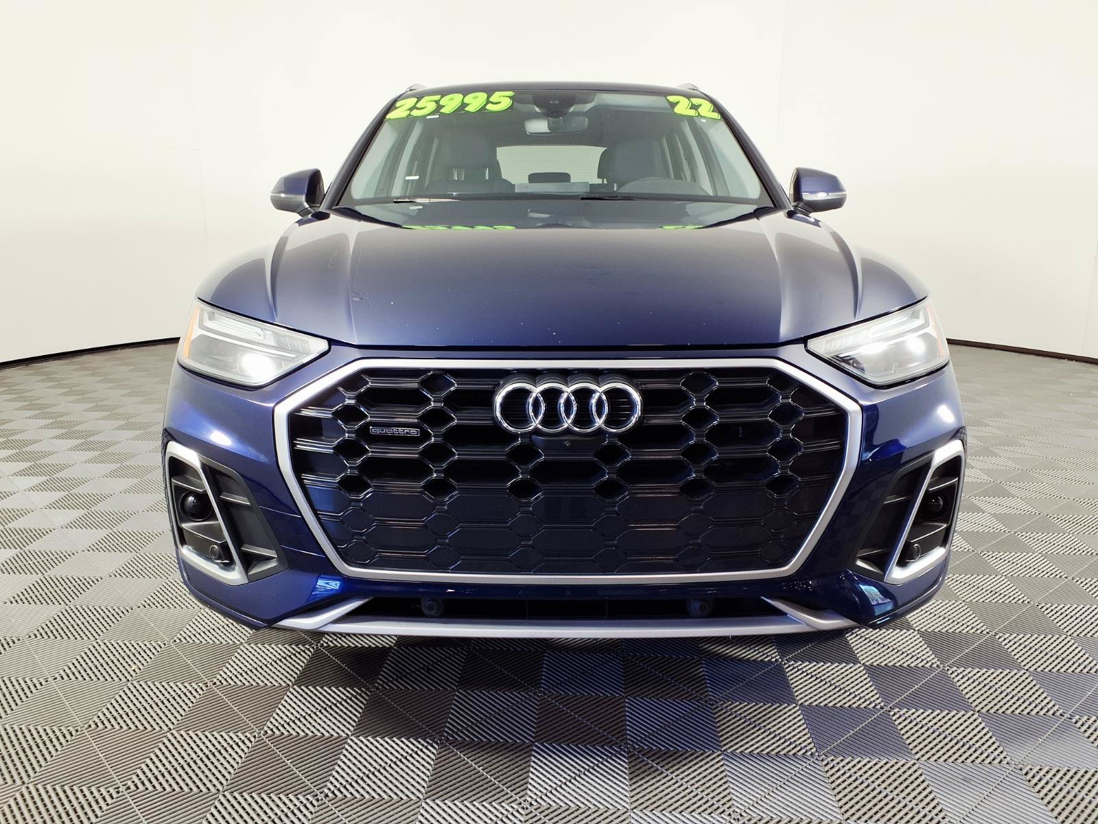 Used 2022 Audi Q5 2.0T Premium Plus w/ Premium Plus Package AWD/4WD image 2