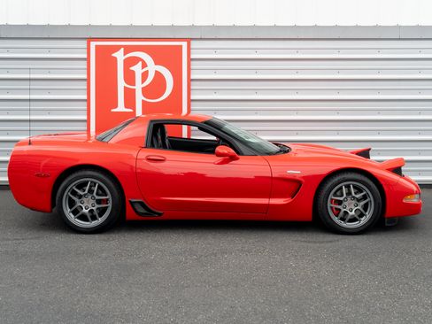 Used 2001 Chevrolet Corvette Z06 w/ Memory Pkg RWD image 32