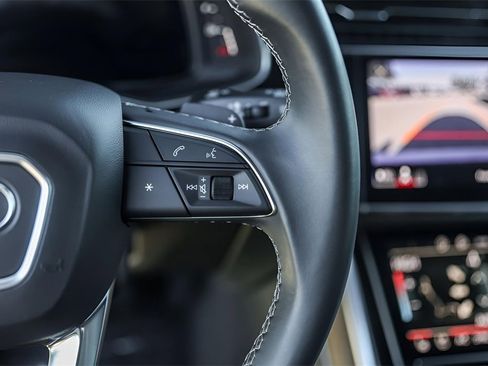 Used 2025 Audi Q8 Premium Plus image 15