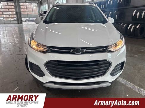 Used 2020 Chevrolet Trax LT w/ Driver Confidence Package image 2