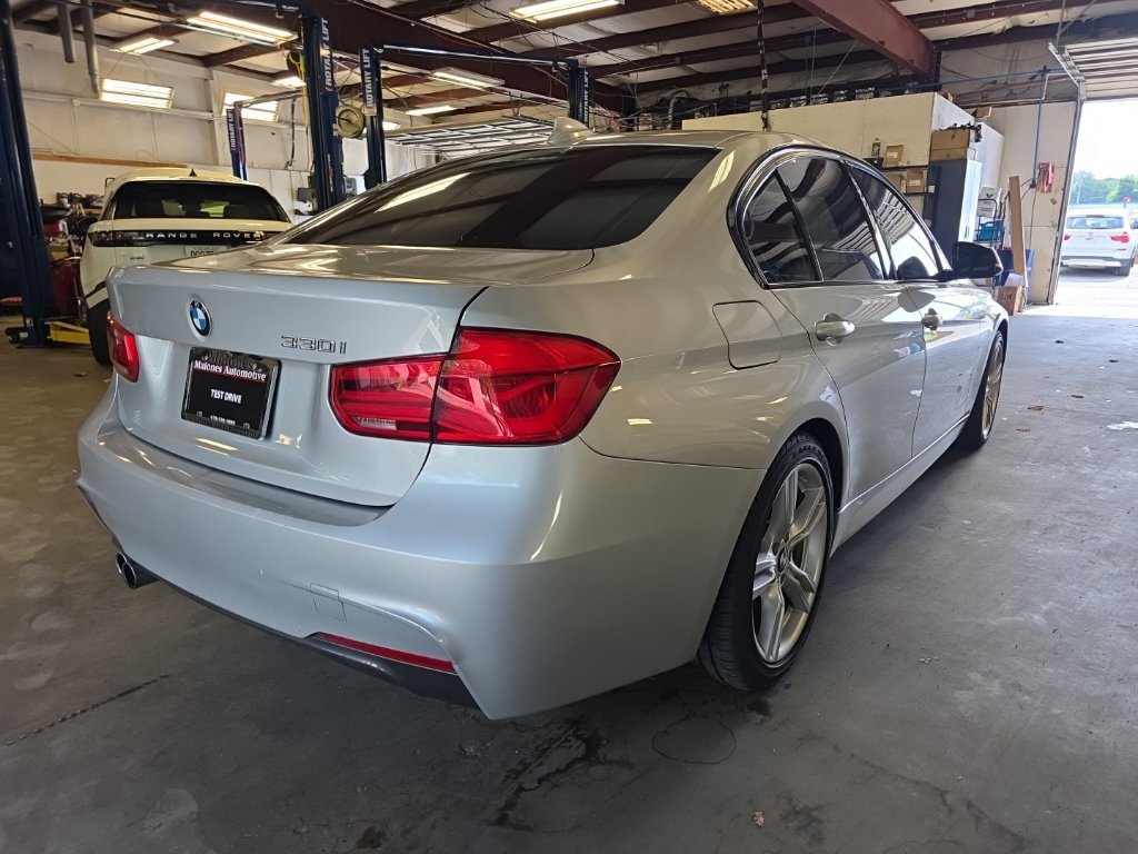 Used 2018 BMW 330i Sedan RWD image 3