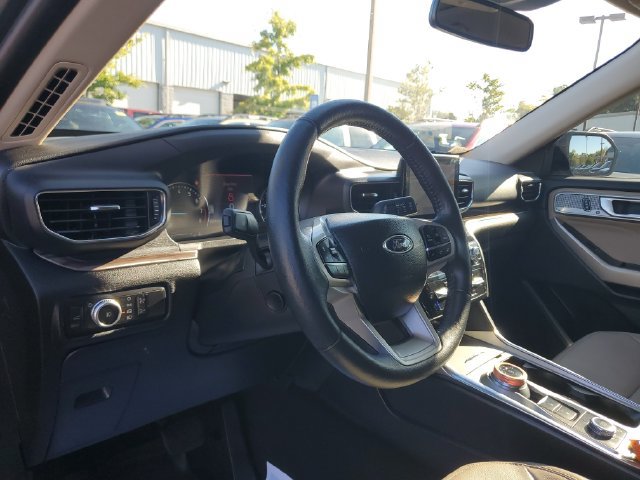 Used 2022 Ford Explorer Limited w/ Equipment Group 301A AWD/4WD image 21