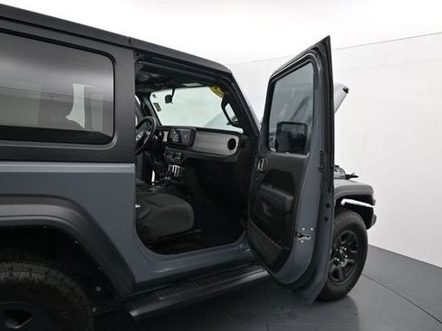 Used 2025 Jeep Wrangler Sport AWD/4WD image 13