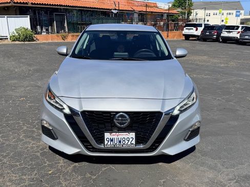 Used 2021 Nissan Altima 2.5 SV FWD image 2