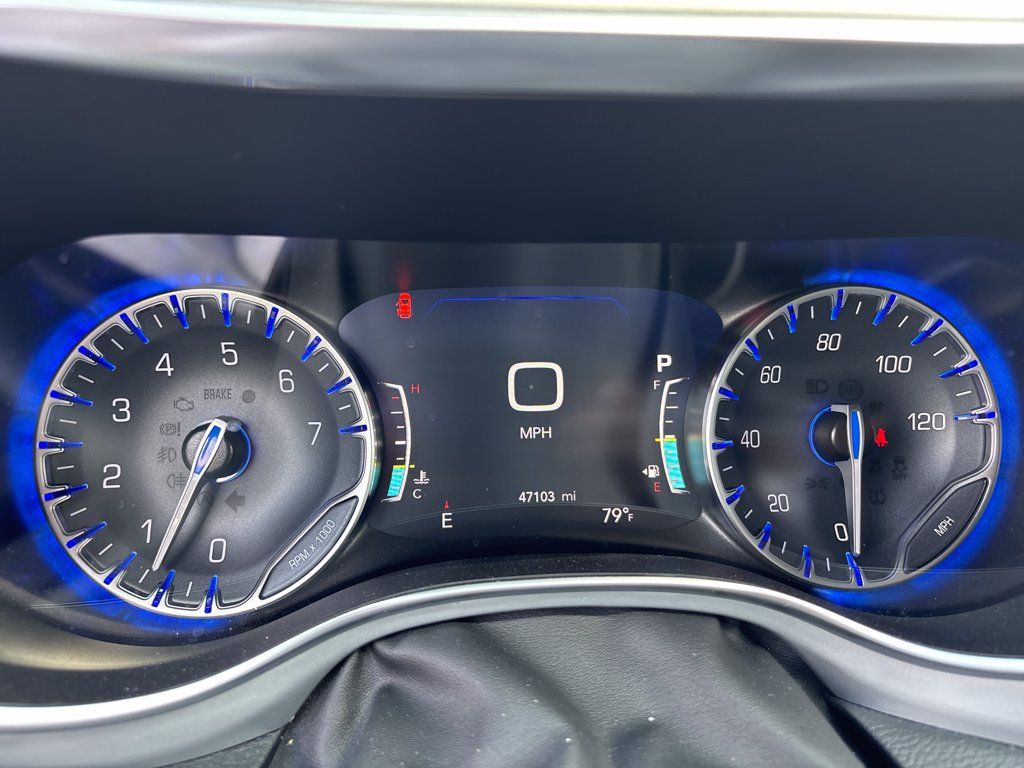 Used 2025 Chrysler Pacifica Limited FWD image 21