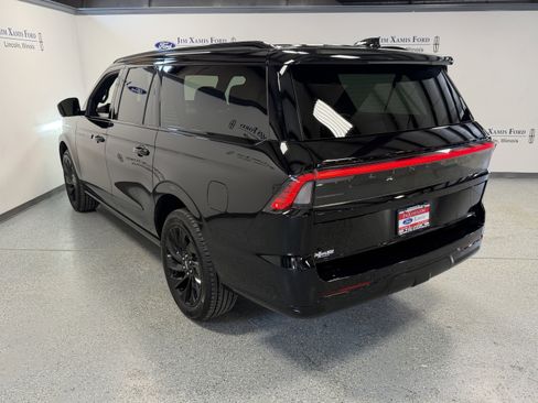 Used 2025 Lincoln Navigator L Reserve w/ Jet Appearance Package image 34