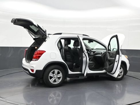 Used 2019 Chevrolet Trax LT w/ LT Convenience Package FWD image 31
