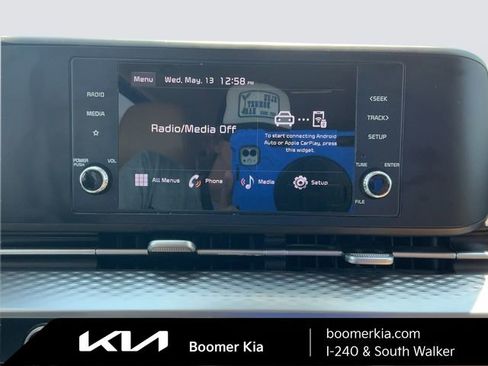 Used 2024 Kia Carnival LX FWD image 23