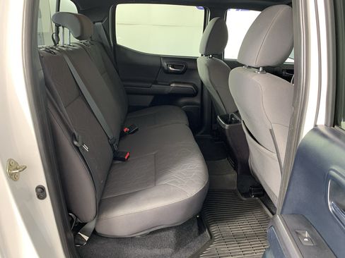 Used 2016 Toyota Tacoma TRD Sport RWD image 36