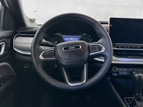 Used 2025 Jeep Compass Limited AWD/4WD image 18