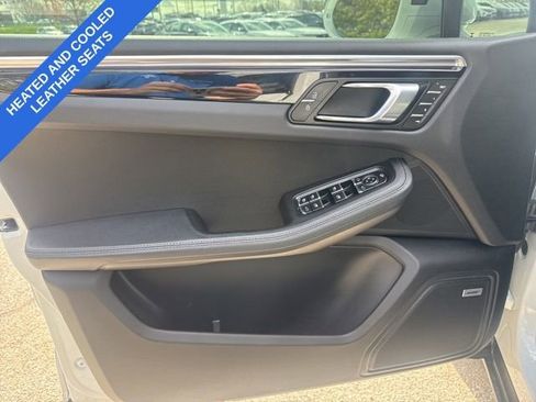 Used 2022 Porsche Macan image 10