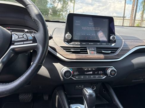 Used 2020 Nissan Altima 2.0 Platinum FWD image 15