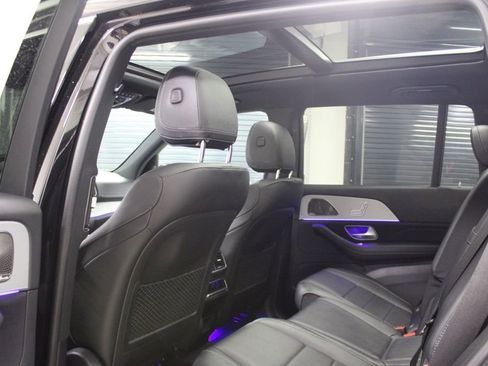 Used 2024 Mercedes-Benz GLS 450 4MATIC image 32
