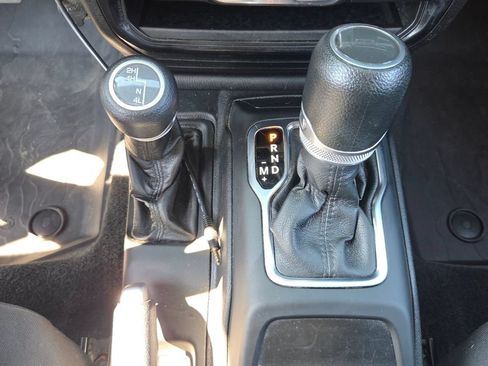 Used 2022 Jeep Gladiator Sport AWD/4WD image 21