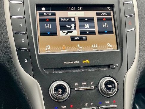 Used 2017 Lincoln MKC Premiere image 11