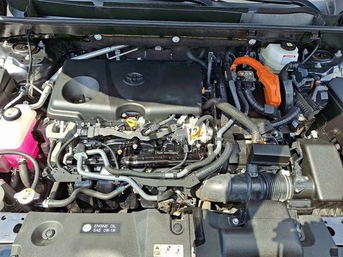 Used 2022 Toyota RAV4 SE image 33