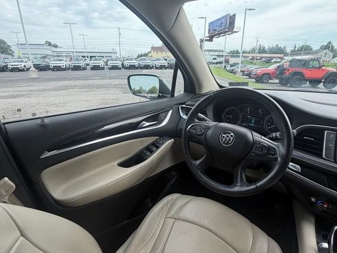 Used 2018 Buick Enclave Essence AWD/4WD image 13
