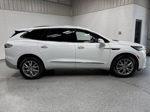 Used 2023 Buick Enclave Essence w/ Experience Buick Package AWD/4WD image 8