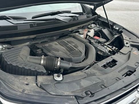 Used 2025 Chevrolet Traverse LT image 56