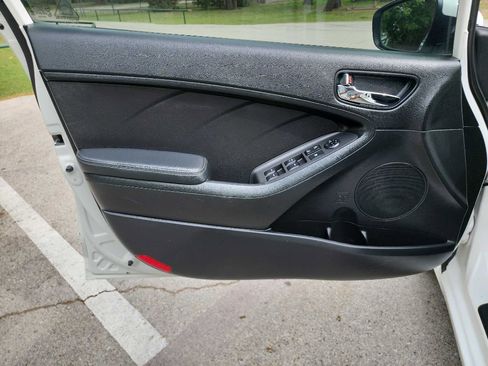 Used 2016 Kia Forte LX FWD image 10