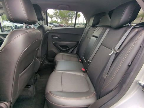 Used 2019 Chevrolet Trax LT w/ LT Convenience Package FWD image 15