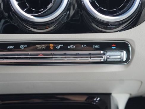 Used 2025 Mercedes-Benz GLA 250 4MATIC image 25