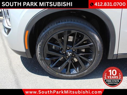 Used 2022 Mitsubishi Outlander SEL Black Edition FWD image 32