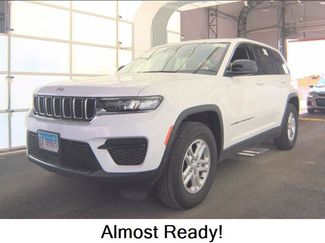 Used 2023 Jeep Grand Cherokee Laredo video 1