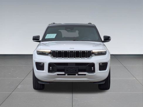 Used 2024 Jeep Grand Cherokee Overland w/ Trailer Tow Package AWD/4WD image 9