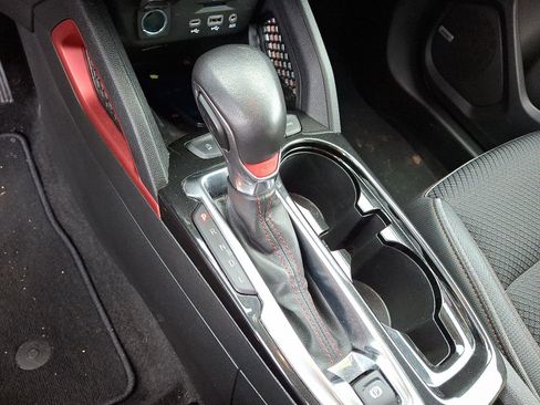 Used 2021 Chevrolet TrailBlazer RS w/ Technology Package image 12