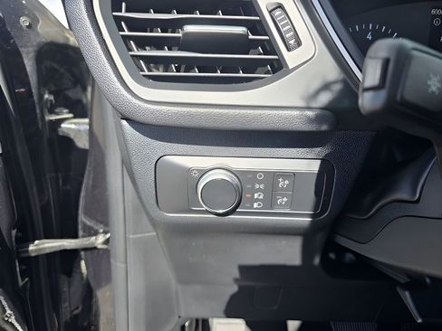 Used 2022 Ford Escape SE w/ Cold Weather Package image 18