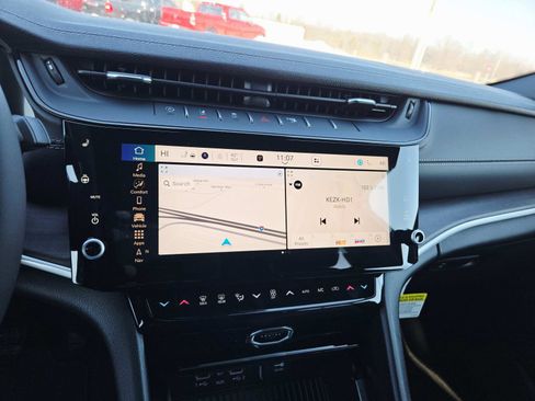 New 2026 Jeep Grand Cherokee Altitude image 23