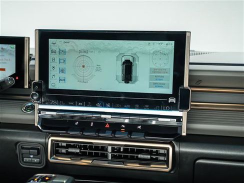 Used 2024 GMC Hummer EV 2X image 22