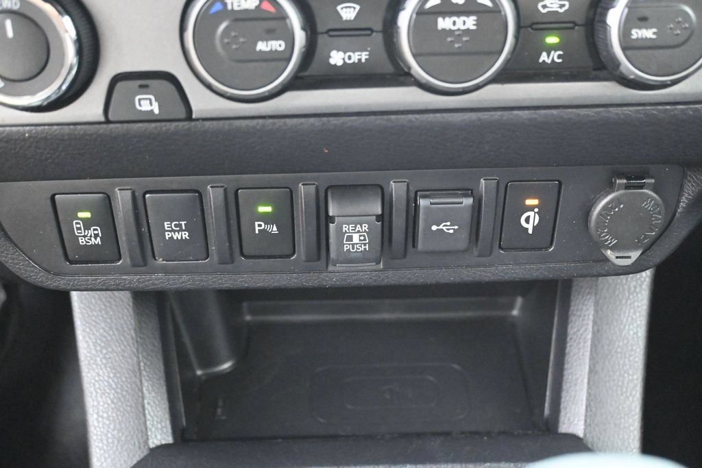 Used 2023 Toyota Tacoma TRD Sport w/ TRD Premium Sport Package AWD/4WD image 26