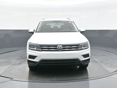 Used 2020 Volkswagen Tiguan S image 2