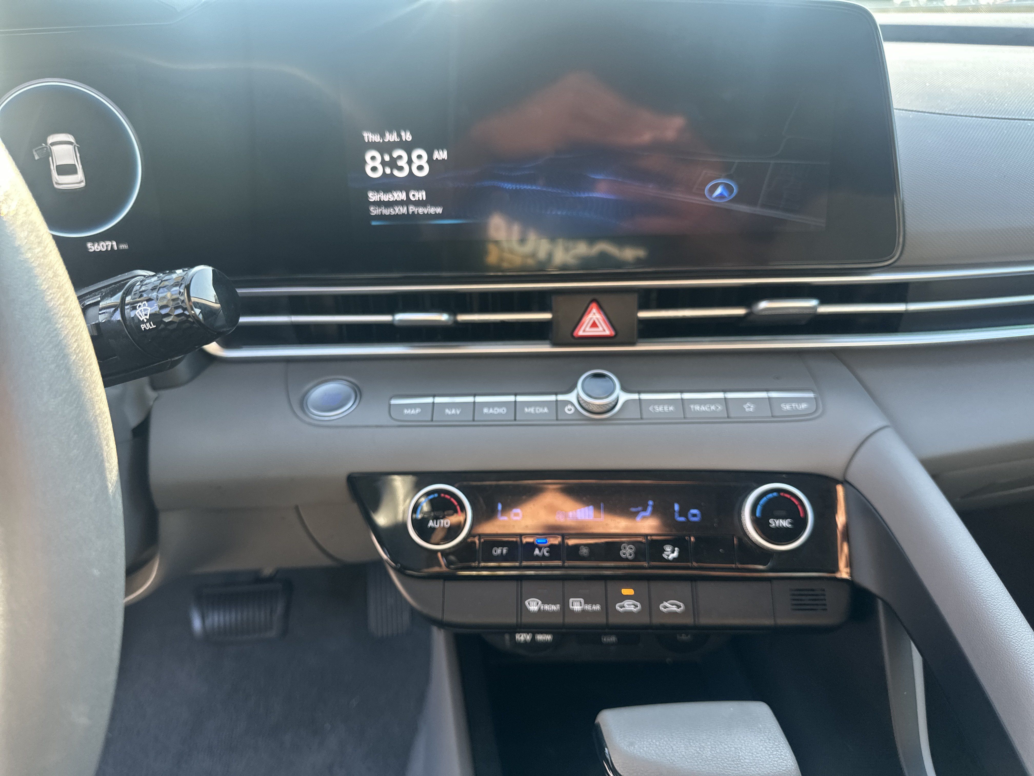 Used 2024 Hyundai Elantra SEL FWD image 28
