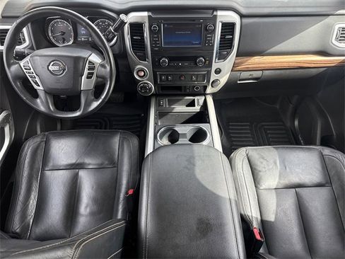 Used 2017 Nissan Titan SL image 11