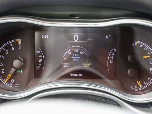 Used 2020 Jeep Grand Cherokee Altitude AWD/4WD image 26