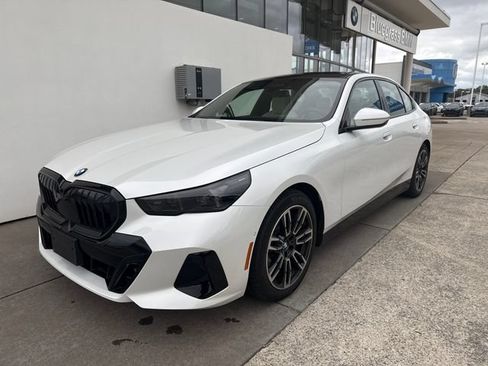 Used 2024 BMW 530i w/ Executive Package RWD image 1