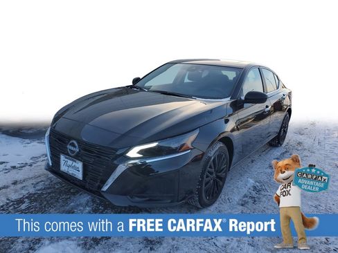 Used 2025 Nissan Altima 2.5 SV w/ SV Special Edition Package image 3