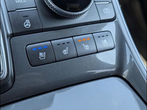 Used 2022 Hyundai Santa Fe Calligraphy image 17