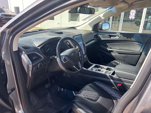 Used 2024 Ford Edge Titanium image 19