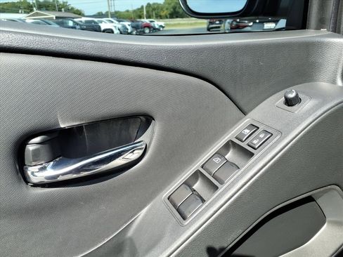 Used 2024 Nissan Frontier SL w/ Technology Package image 6