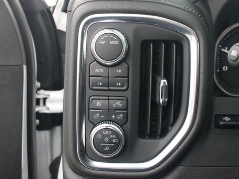 Used 2023 GMC Sierra 3500 Denali w/ Denali Ultimate Package image 34