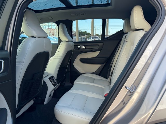 Certified 2024 Volvo XC40 B5 Plus AWD/4WD image 10